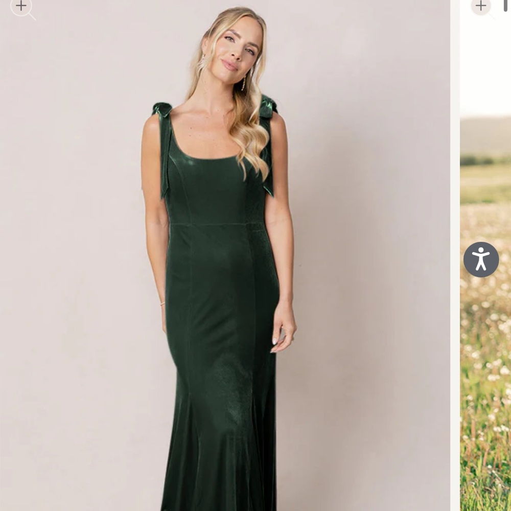 Revelry Emerald Green Nicole Velvet Bridesmaid Dress NWT